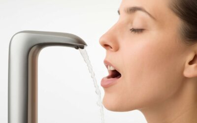 Smart Hydration: drinking water without touching lips for clean, spill-free sips