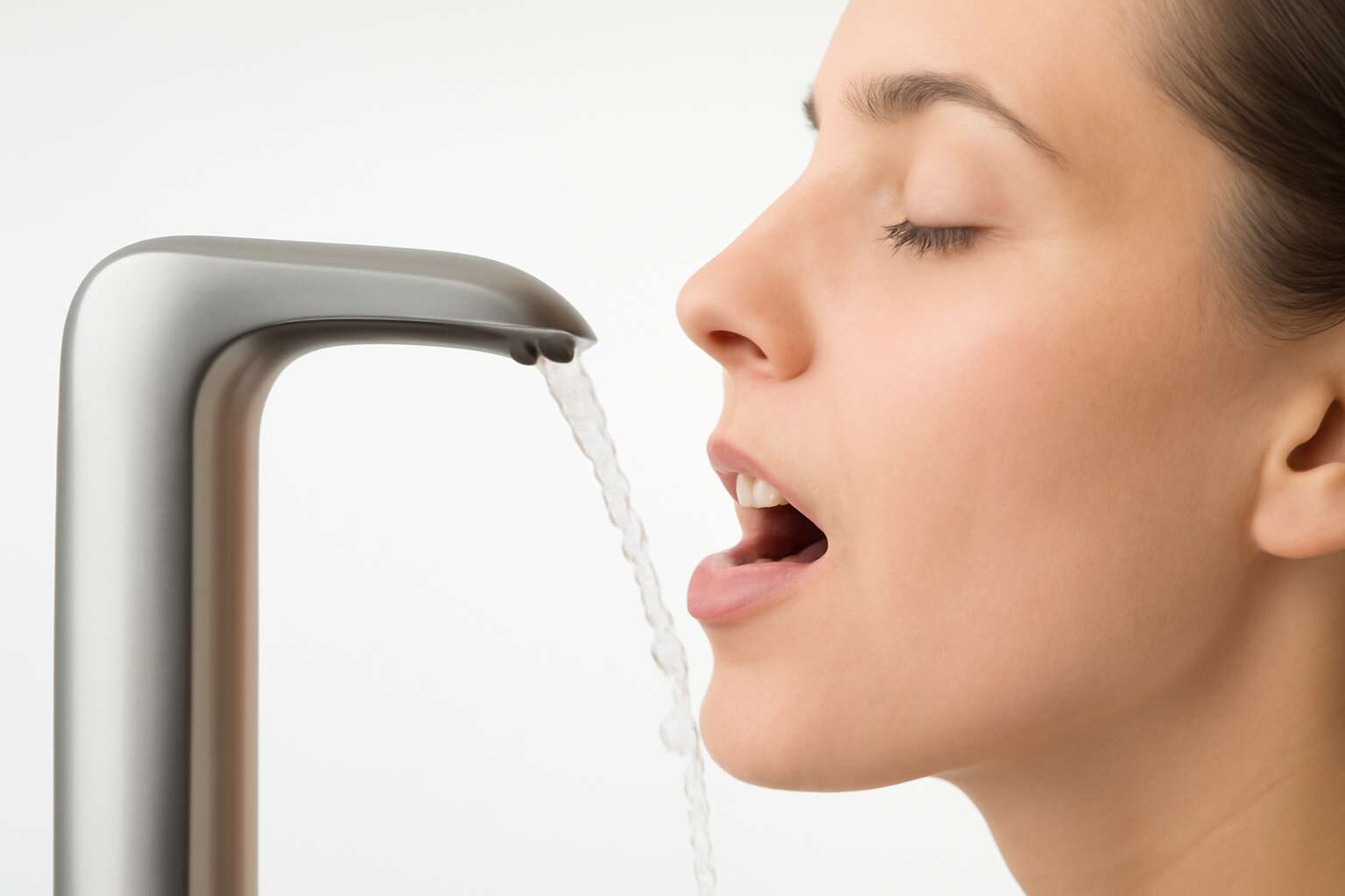 drinking water without touching lips